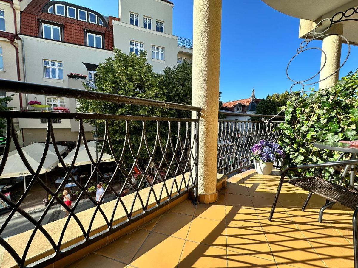 Azja, Sopot Monte Cassino, Balkon, Parking Exterior foto